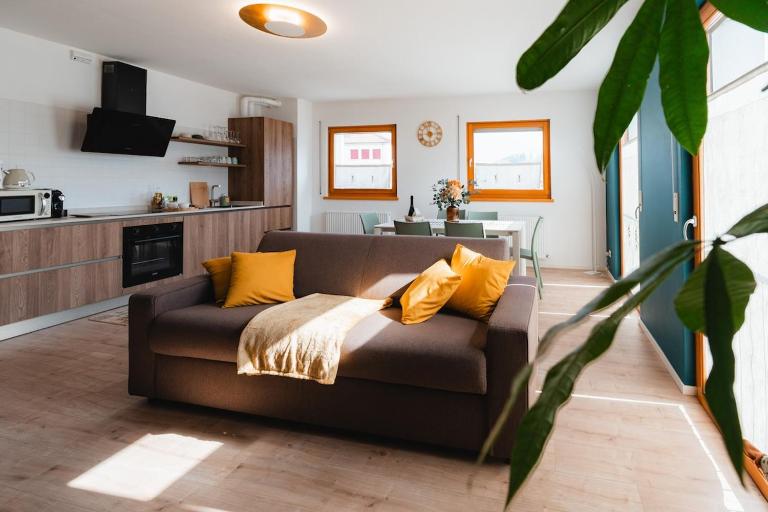 STANZE AL SOLE Appartamento L'Albero - Ferienwohnung Domegge di Cadore