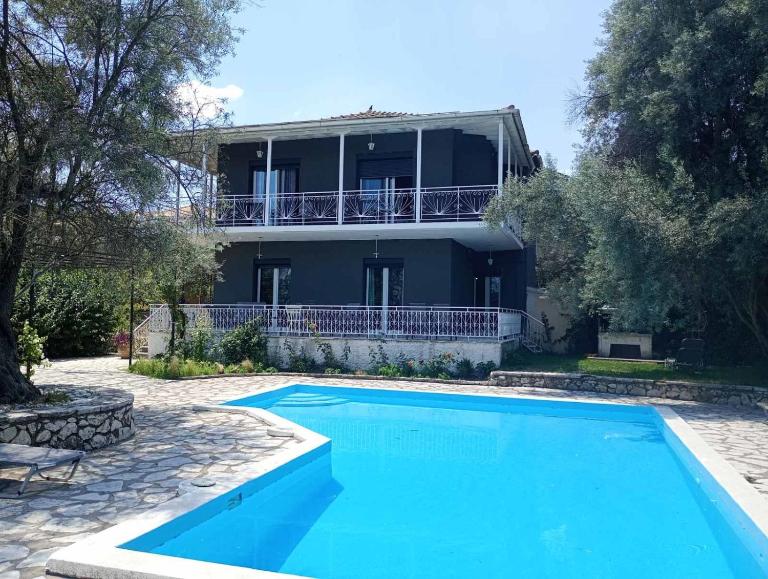 Iris Villa - B&B Apólpaina