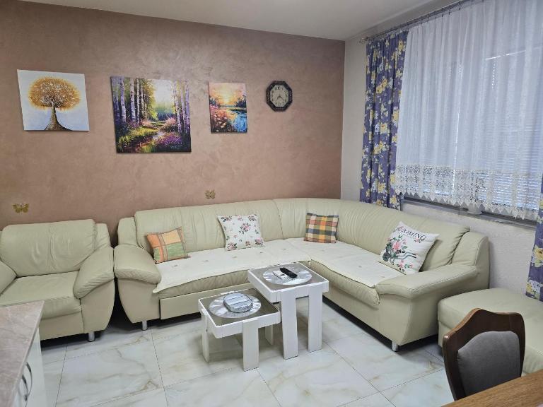 Apartman AD 037 - B&B Kruševac