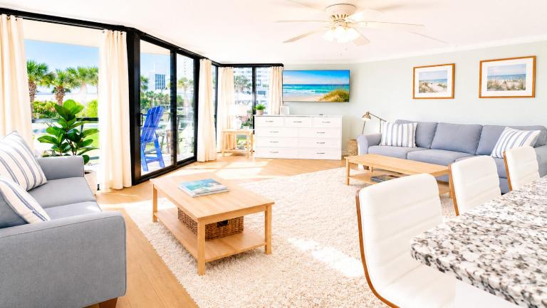 Sunbird Resort - First Floor - Free Beach Chairs by Sunbird Rentals - B&B Panama City Beach
