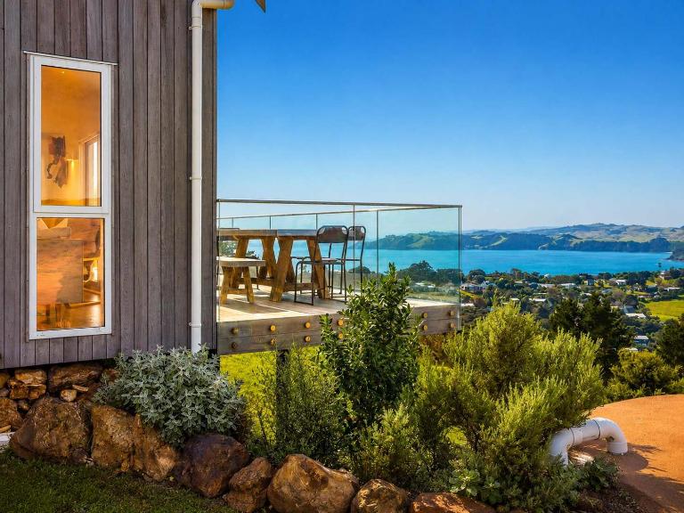 Overview - Stay Waiheke - B&B Ostend