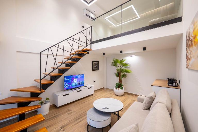 Hotel&Apartaments -Villa Hasani 24 - B&B Saranda
