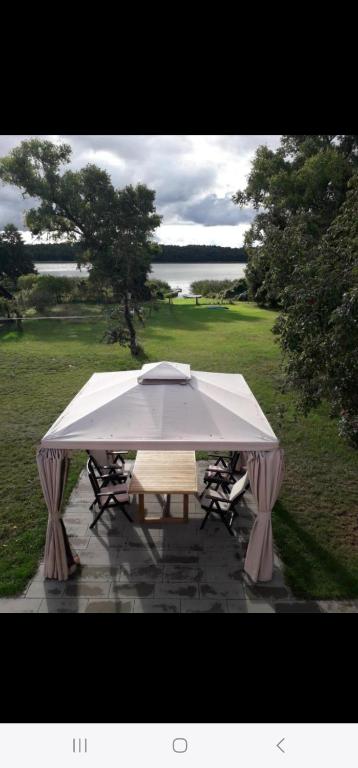 Apartament nad jeziorem - B&B Wolin