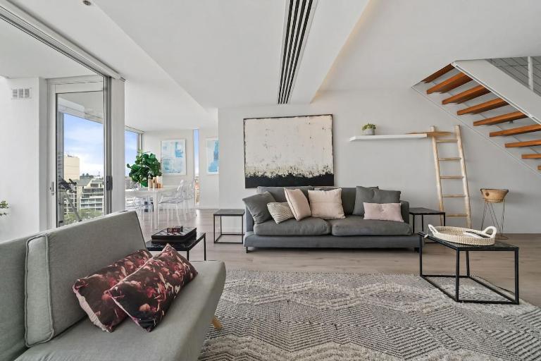 Luxury Sydney Residence with Pool, Gym & City Views - Chambres d'hôtes Sydney
