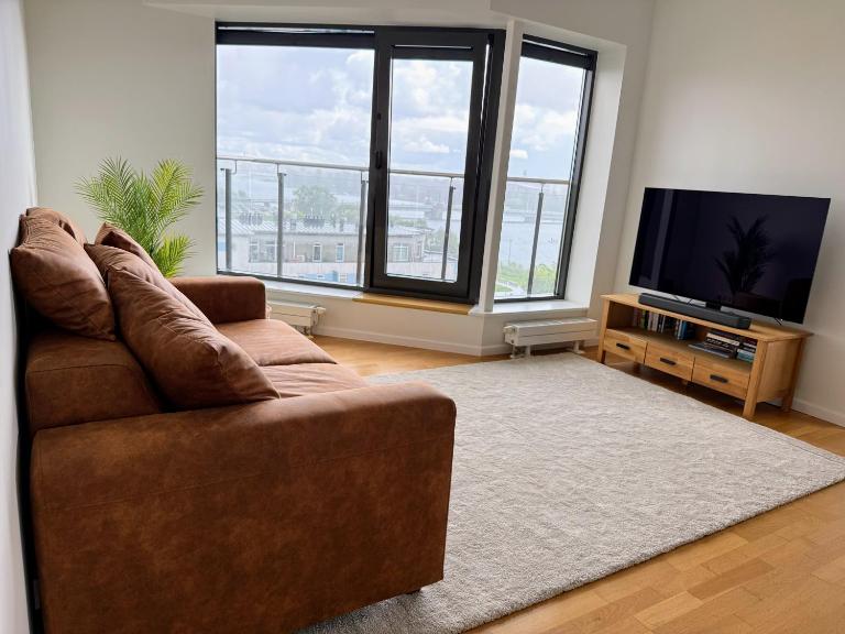 Top-floor retreat with sea & river views - Chambres d'hôtes Pärnu