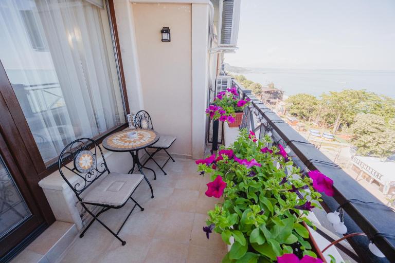 Apartment with Panoramic Sea View - Top Floor - Ferienwohnung Goldstrand