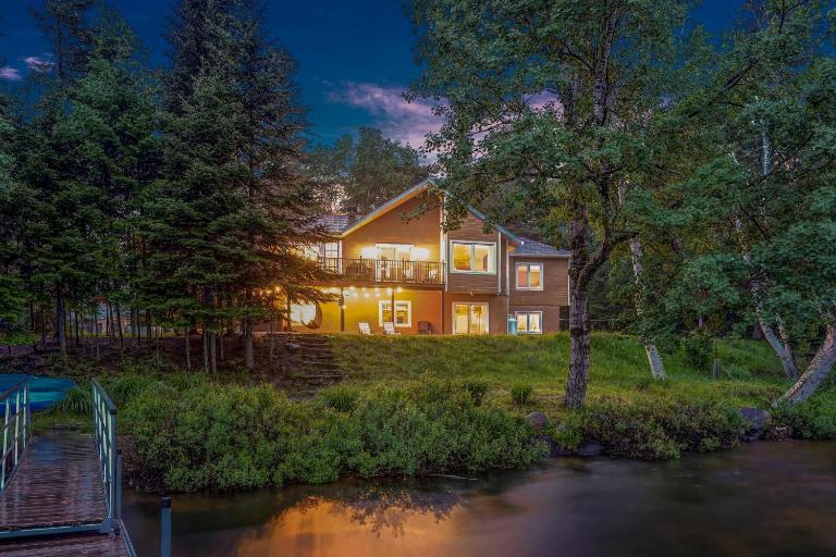 Domaine Waterfront Spa Near Mont-Tremblant - B&B La Minerve