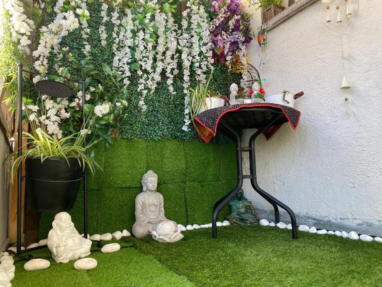 Charming Studio in Charleroi City Center, 75 m² with Terrace - B&B Charleroi