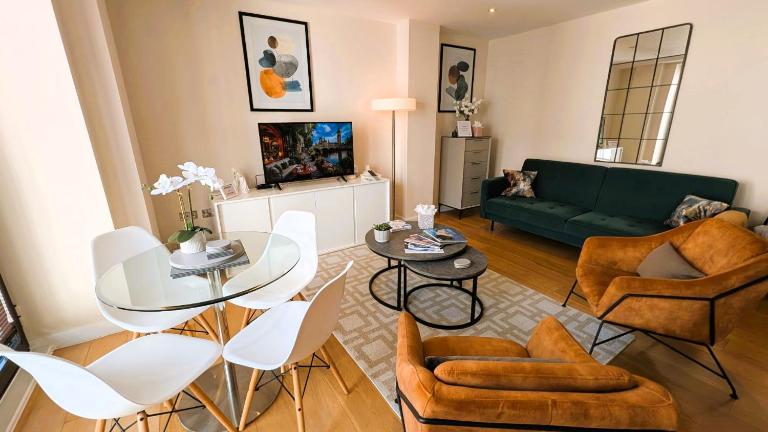 Westminster 1 bed apt with terrace and Air-Con - B&B London