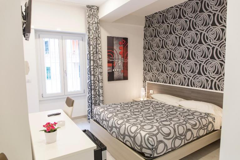 Metronia Guest House - Bed and Breakfast Rome