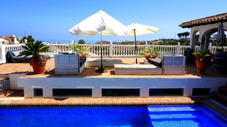 Studio in Finca Molino in Almayate with Pool, Sea Views, Family Touch & Dog Madness - Bed and Breakfast Vélez-Málaga