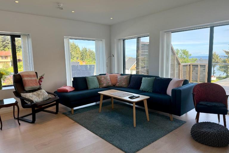 LofotenApartmentOne - Bed and Breakfast Stamsund