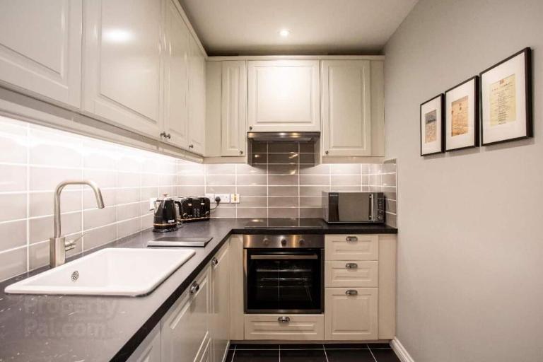 Luxury Belfast City Centre Apartments - Stay in Belfast's Historic Linen Quarter - Chambres d'hôtes Belfast