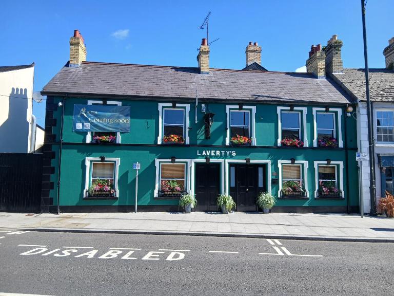 Laverty's - The Black Bull Inn - Bed and Breakfast Randalstown