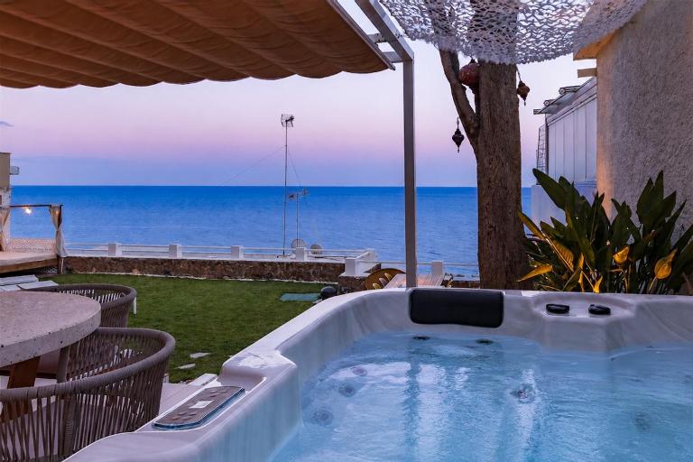 Casa Folimanka, 250sqm Garden Duplex with Jacuzzi, Sea View & Cinema - B&B Torremolinos