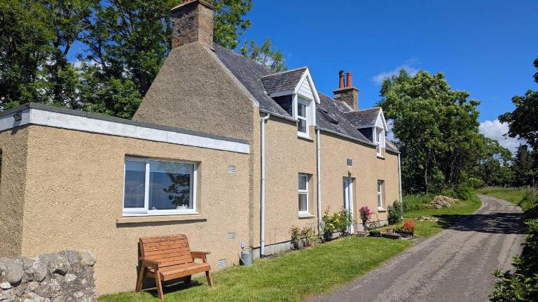 2-Bed Country Cottage Sleeps 5 & Pet Friendly - Ferienwohnung Helmsdale