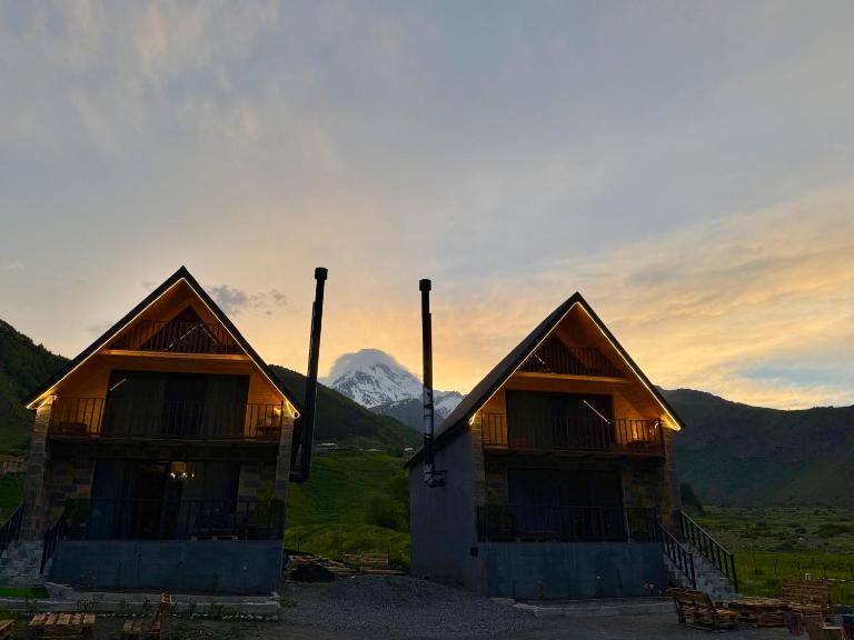 Grand Hills Kazbegi - B&B Gergeti