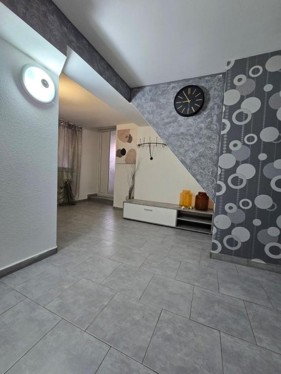 Aura-City-Apartment-Colorful & Central Stay - B&B Hessisch Lichtenau