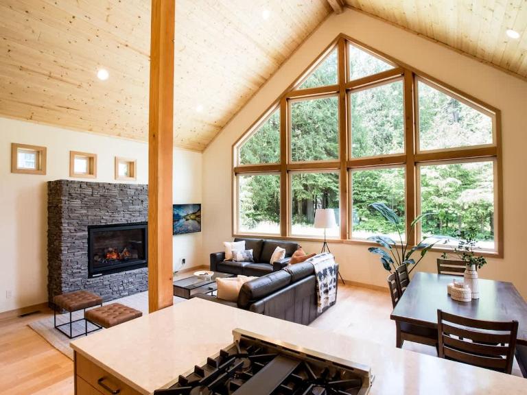 Church Mountain View Chalet - B&B Glacier