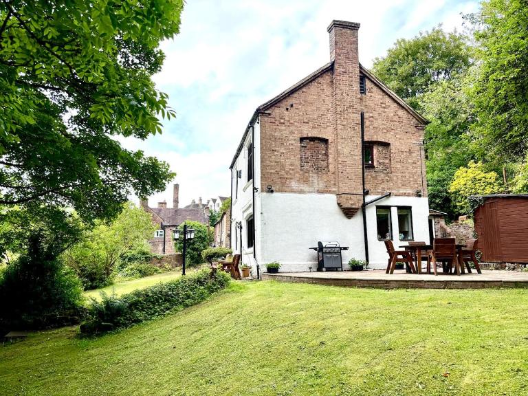 3 bedroom house in Ironbridge with river views - B&B Ironbridge