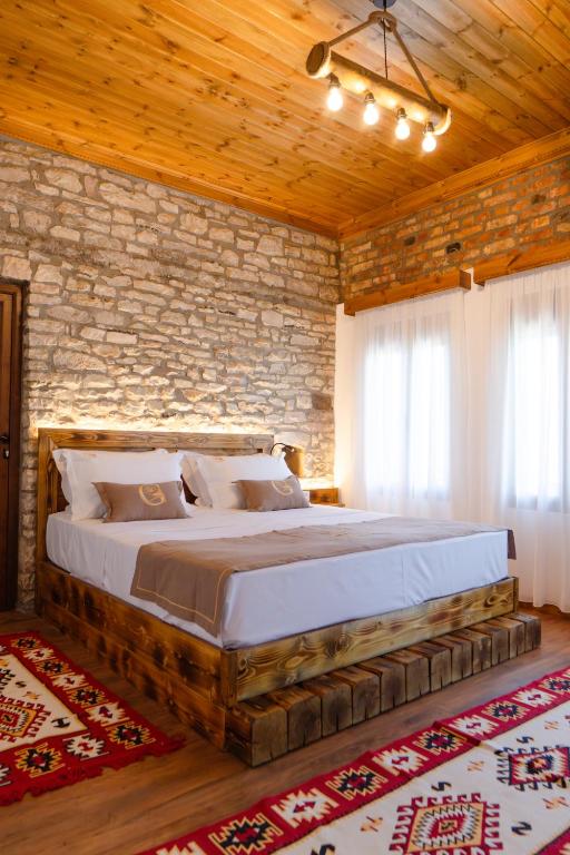 The Golden View Guesthouse - Chambres d'hôtes Gjirokastër