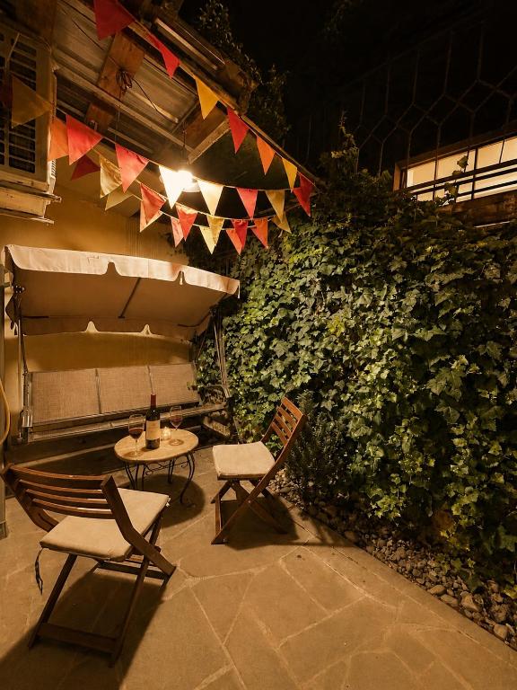 Cozy apartment with patio in city center - B&B Yerevan