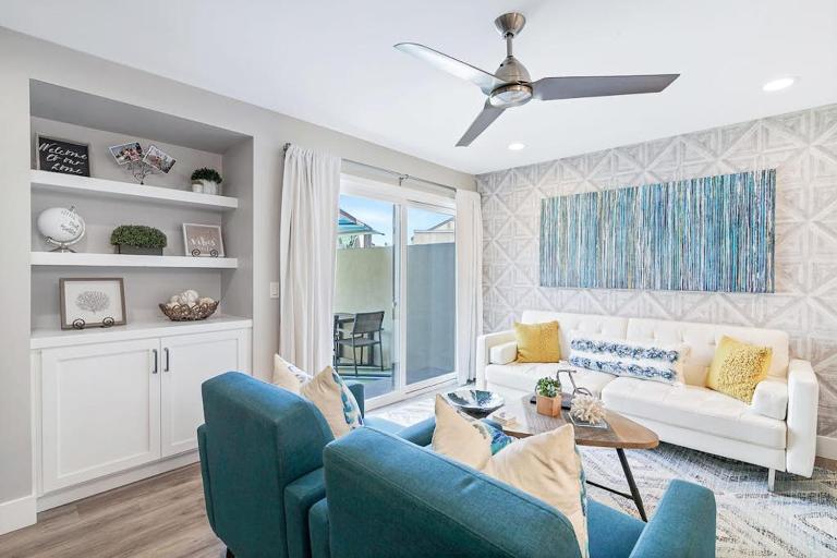 Mickey's Corner - B&B Anaheim