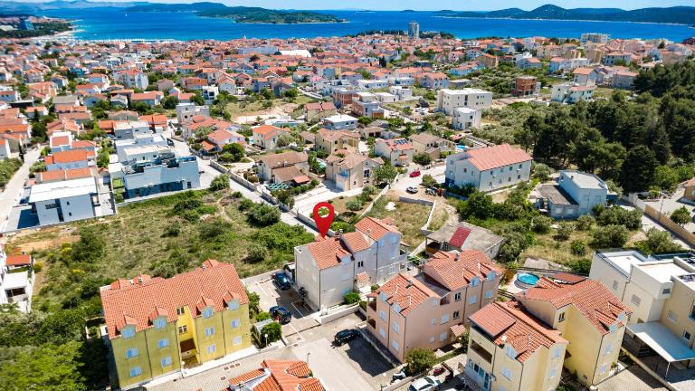 Apartments with parking space Vodice - 25148 - B&B Vodice