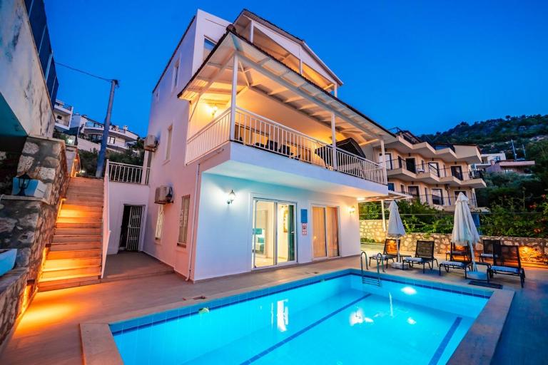 Villa Kumru Luxury Vacation Experience with a Sea View in Kalkan - B&B Kaş