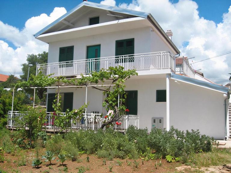 Apartments Zora - Chambres d'hôtes Pirovac