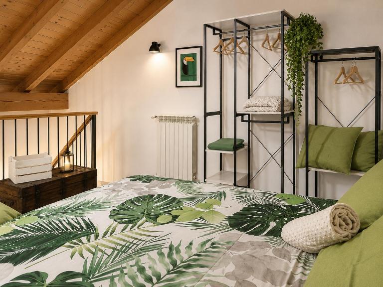 Lilly House Perfect stopover near Lake Como Switzerland and Milan - Bed and Breakfast Fino Mornasco