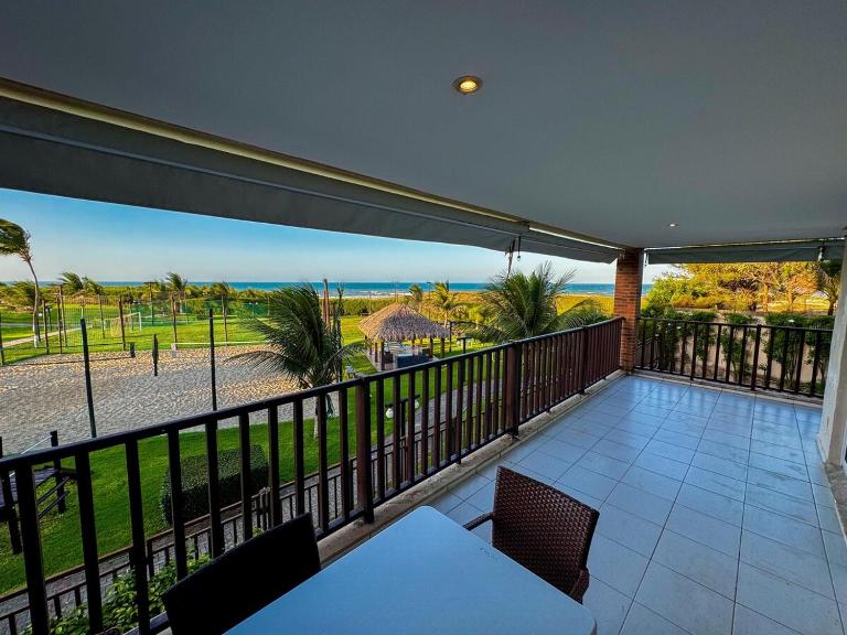 Beach Living - Ocean View - Beachfront - B&B Aquiraz