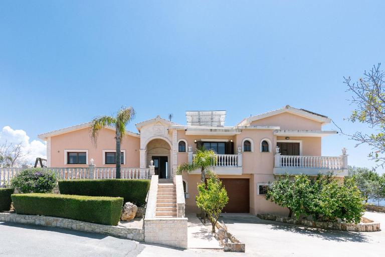 Villa Kyparissos Long-Stay Retreat in Paphos - B&B Kathikas