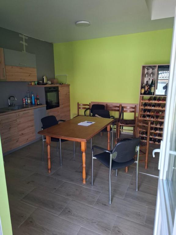 Miki pansion - B&B Debeljača