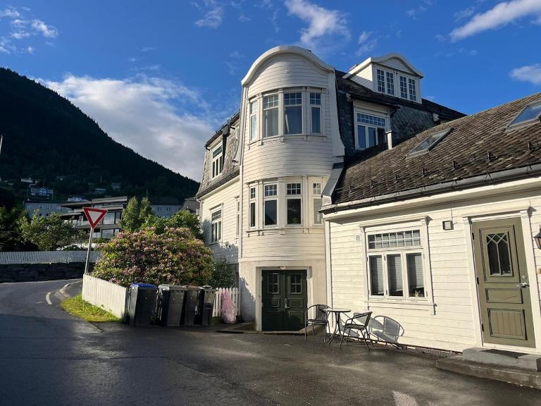 Cozy Apartment - Heart of Voss - Free Parking - B&B Voss