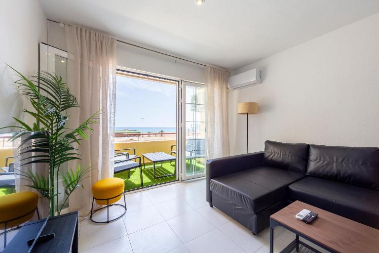 Rada`s Seaview Apartament - Ferienwohnung Roquetas de Mar