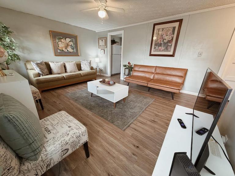 1BR APT Next to Hospital Ideal for Travel Nurses - B&B Valdosta