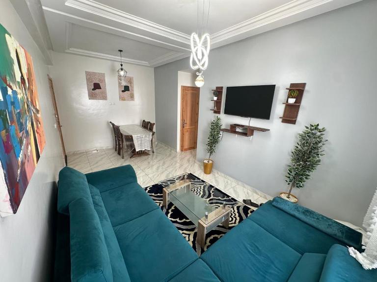 Prestige Holiday Homes - Comfort Appartement, proximity to Akdital & Aéroport - B&B Fez