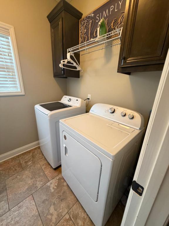 3BR Retreat I-75 Nearby Drive to Wild Adventures - B&B Hahira