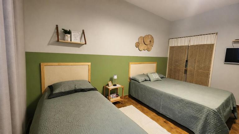 Apto Studio 29 - 2 min da praia no coração do Boqueirão - Wi Fi - Cozinha funcional - Roupa de cama e banho - Até 5 pessoas - Fará tudo a pé - B&B Praia Grande