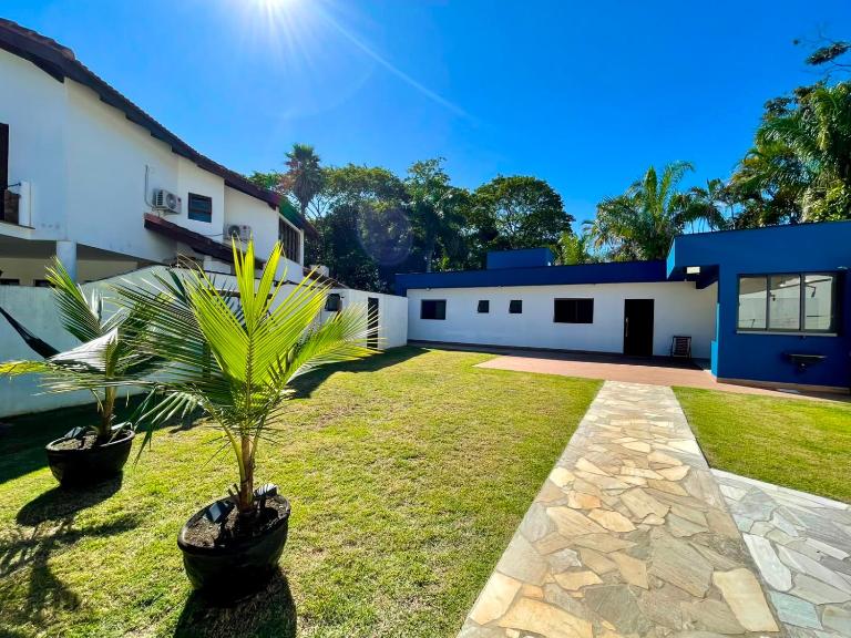 Casa em Condomínio a 290 metros da Praia no Condomínio Costa do sol - Bed and Breakfast Bertioga