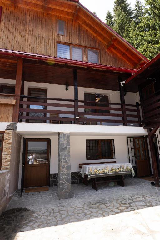 Sauna&Grill Bucegi Mountain Retreat - Chambres d'hôtes Buşteni