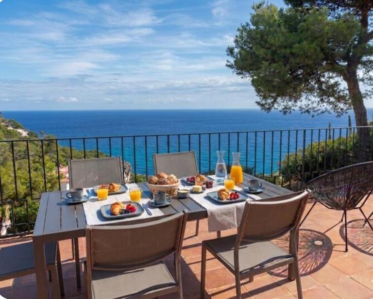 La Terrasse 1-Vue Mer Panoramique & Piscine, BBQ - Chambres d'hôtes Begur