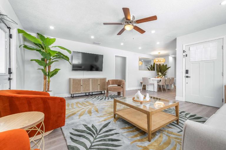 Terrace Park Grand Retreat - B&B Tampa