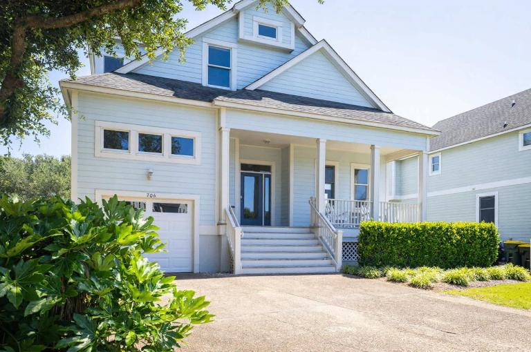 Currituck Club Retreat with Pool Spa & Golf Views - B&B Corolla