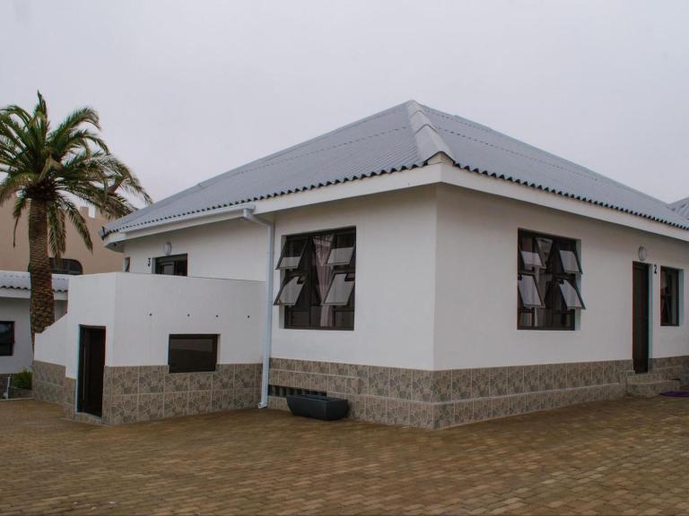 Queens Cove Guest House - Bed and Breakfast Lüderitz