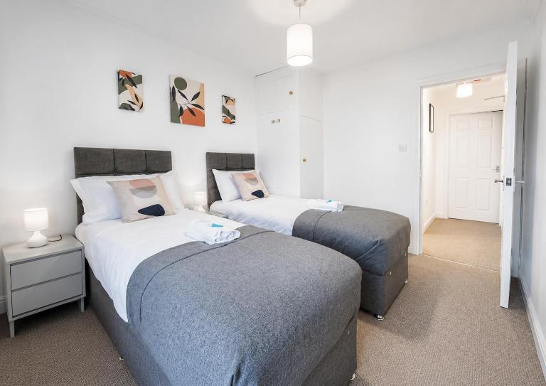 Central Wigan Apartment, Business & Leisure, Sleeps 3, Fast WIFI & Parking - B&B Wigan