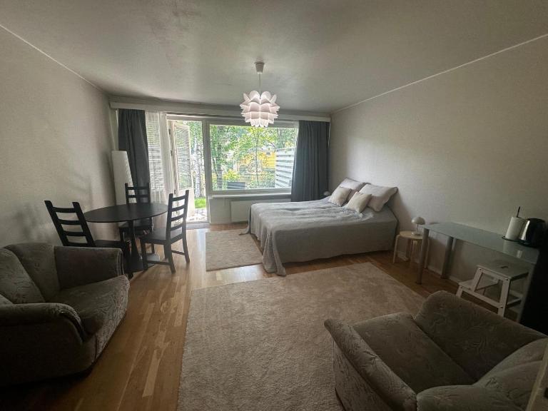 Peaceful studio apartment with a terrace - Ferienwohnung Helsinki
