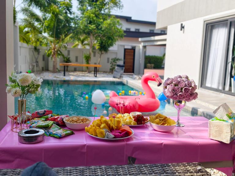 Happy Thailand Luxury 5BR Pool Villa in Jomtien - B&B Jomtien