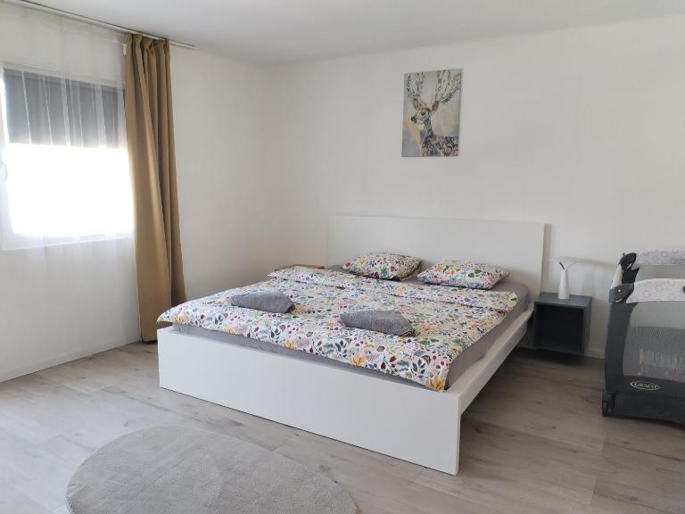 Dömper Döme Apartman 1E - B&B Balatonlelle